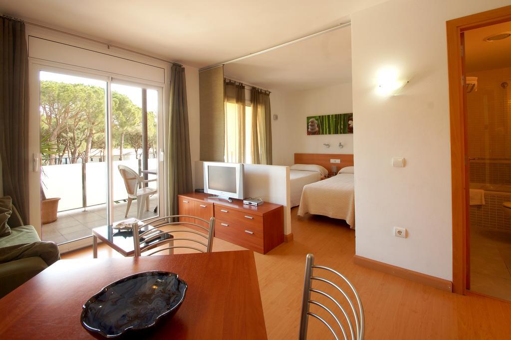 Aparthotel Arenal Pals Ngoại thất bức ảnh